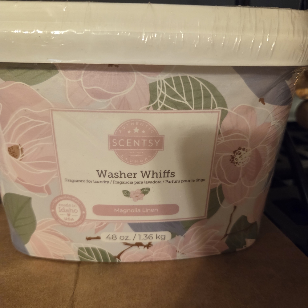 Scentsy Magnolia Linen Washer Whiffs - Pink & Green Floral